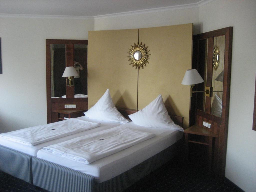 Hotel-Gasthof Maisberger Нойфарн-бай-Фрайзинг Номер фото