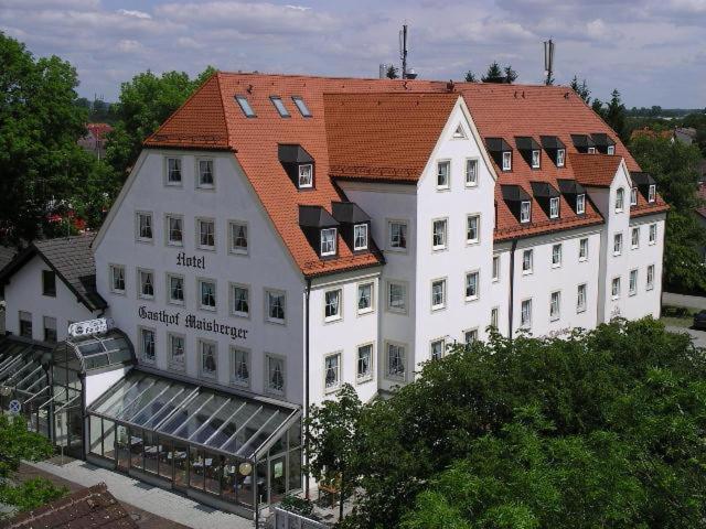Hotel-Gasthof Maisberger Нойфарн-бай-Фрайзинг Экстерьер фото