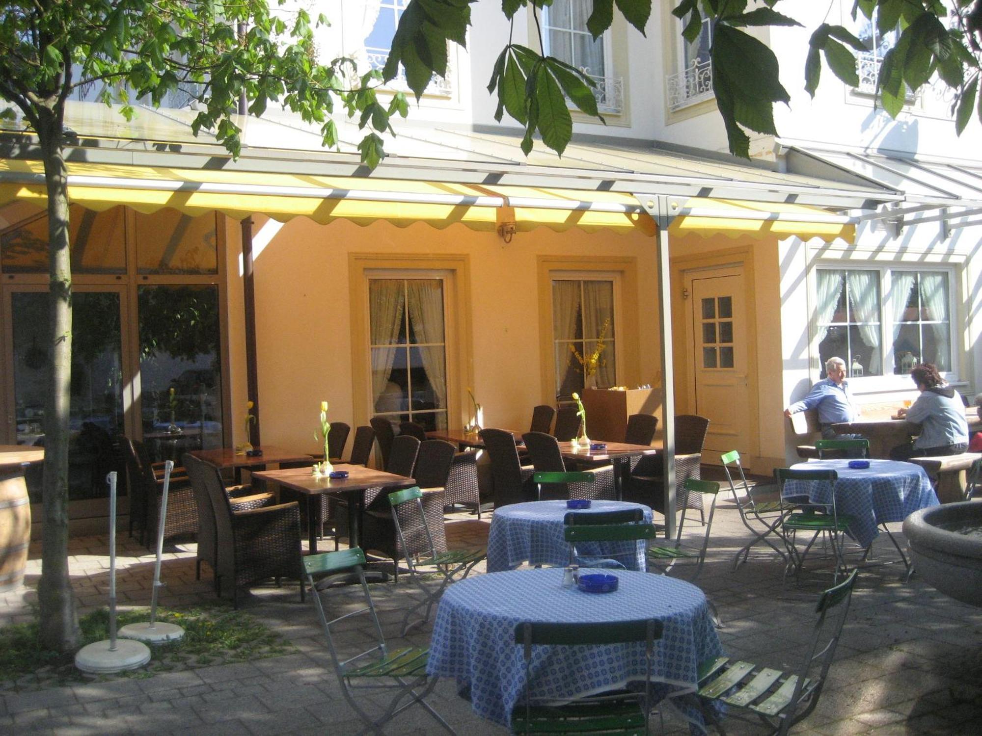 Hotel-Gasthof Maisberger Нойфарн-бай-Фрайзинг Экстерьер фото